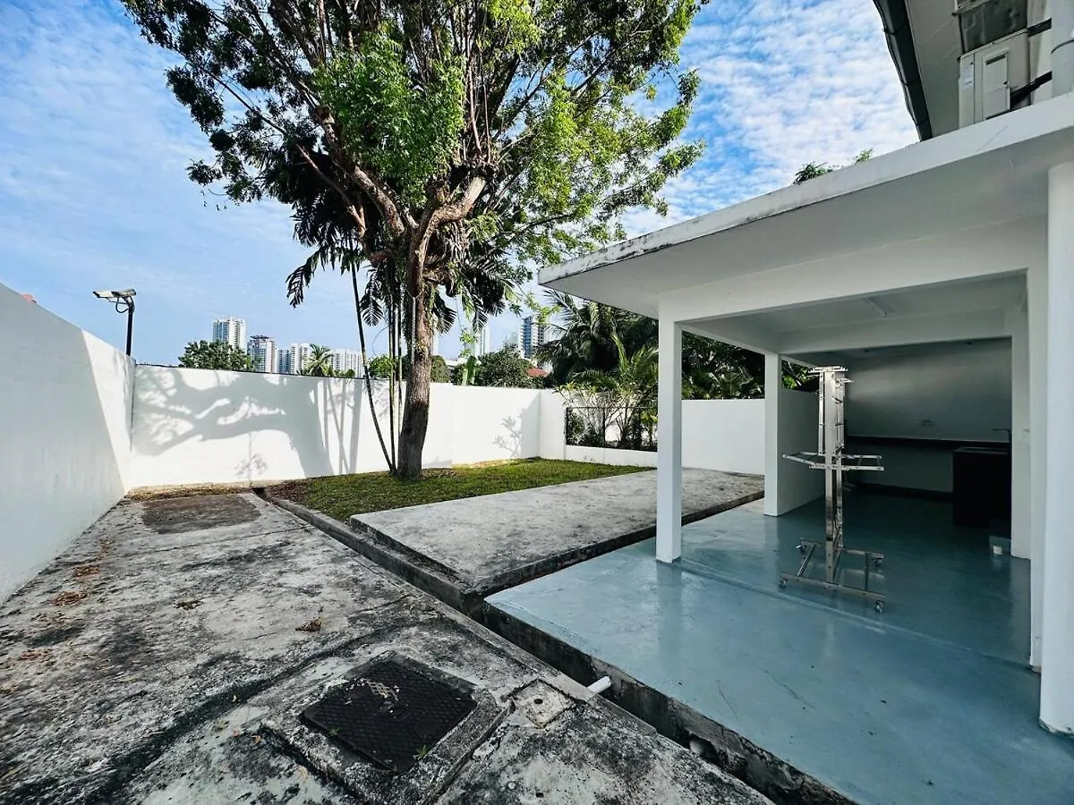 New Island Luxe Retreat Vacation Home 14Pax Nearby Gurney Tanjung Bungah  0*, Tanjung Bungah (Penang) Malaysia