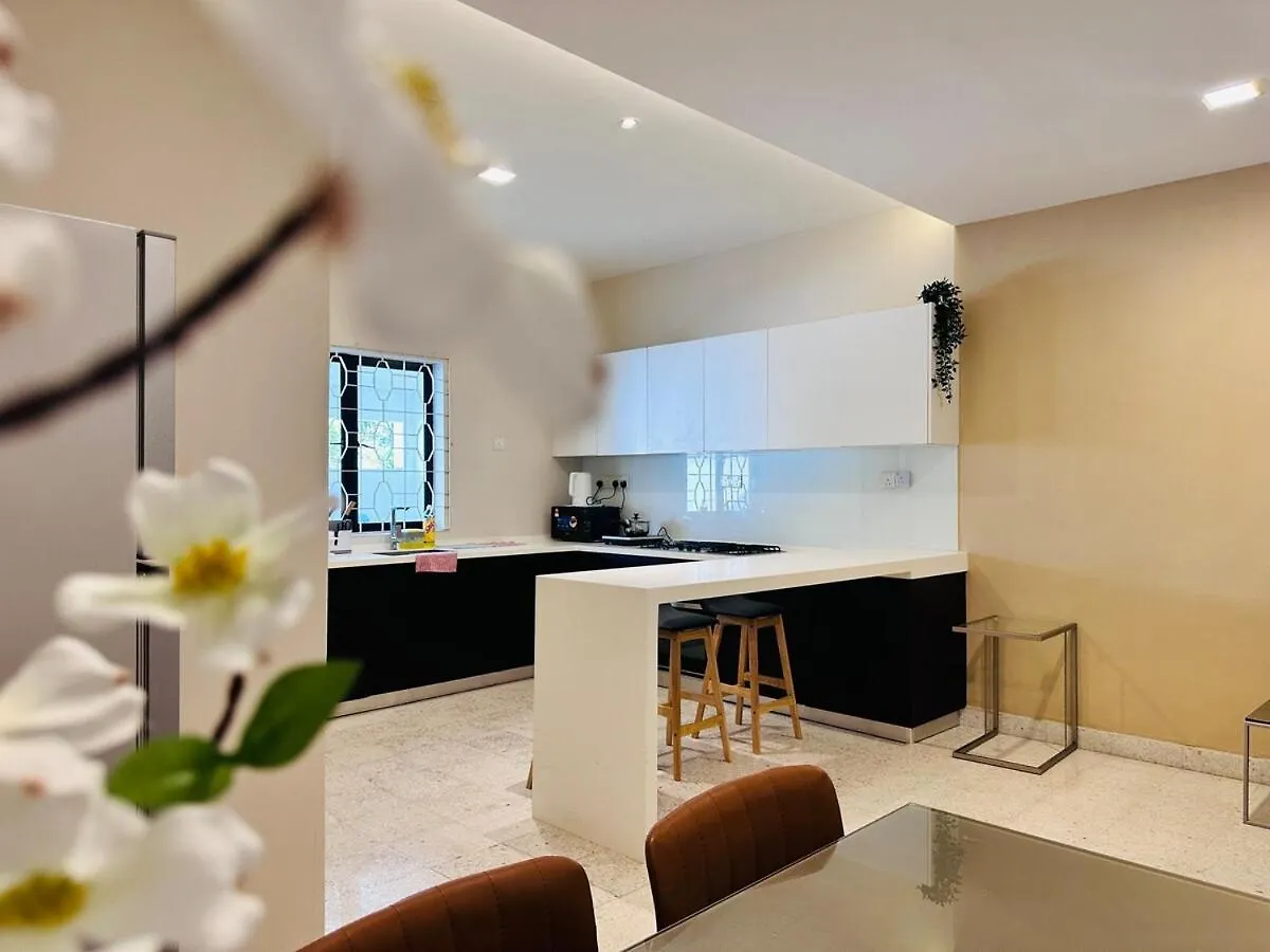 New Island Luxe Retreat Vacation Home 14Pax Nearby Gurney Tanjung Bungah  Tanjung Bungah (Penang)